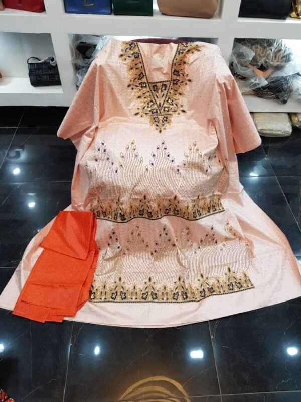 Bazin Perlé Dubaï Col V et Frises Perlées Rose Chair