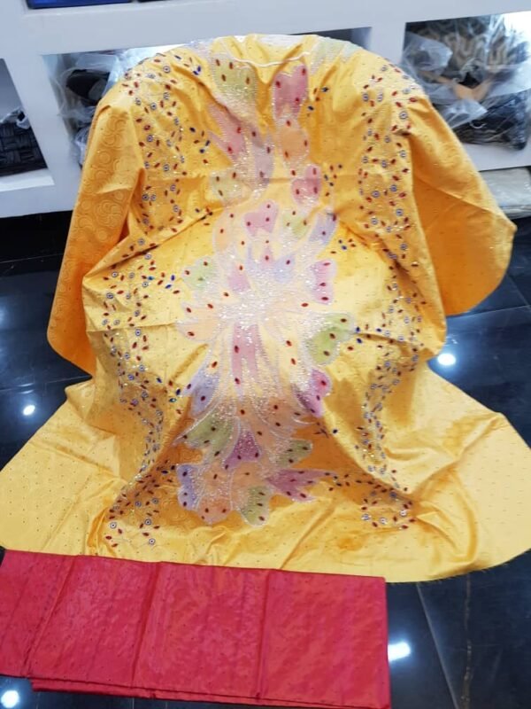 Bazin Perlé Dubaï Motif Plumes Pastel Jaune Solaire