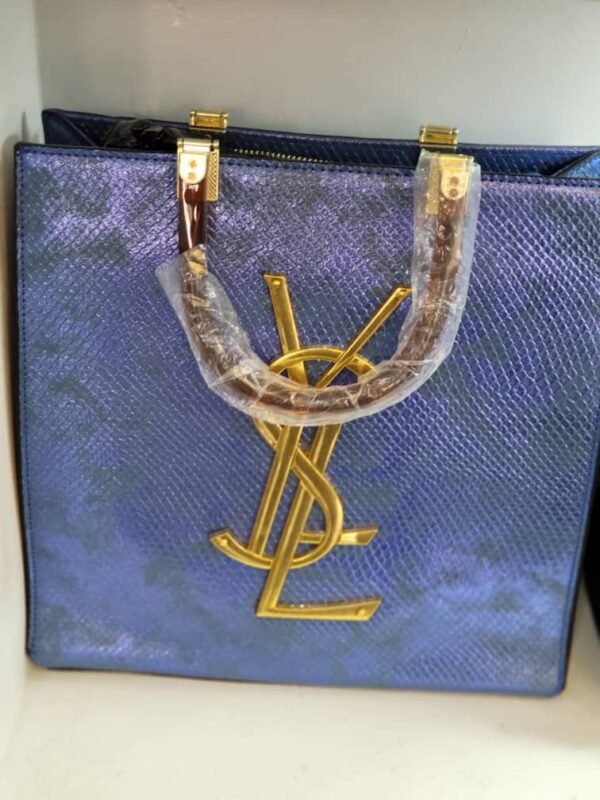 Cabas rigide effet serpent Bleu iridescent