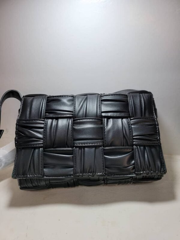 Mini Sac tressé noir satiné