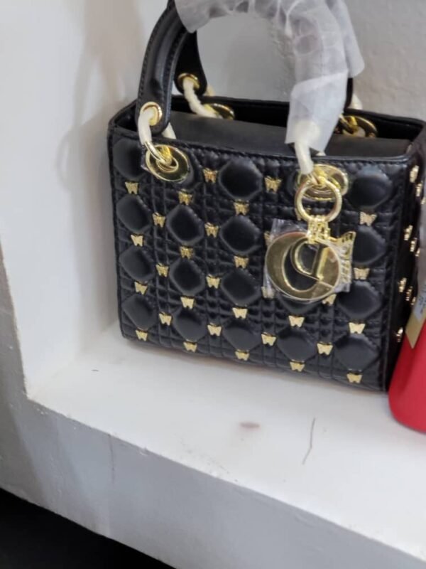 Mini sac matelassé à détails dorés noir