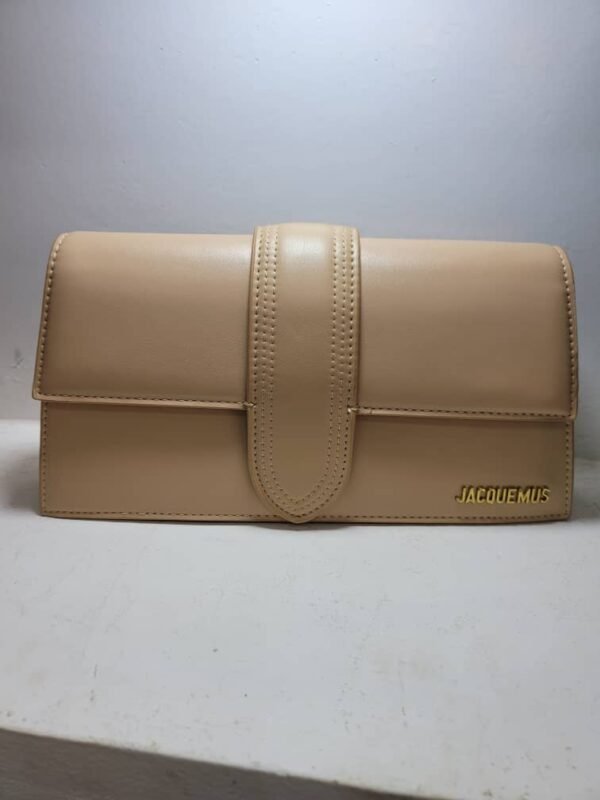 Pochette rigide beige sable
