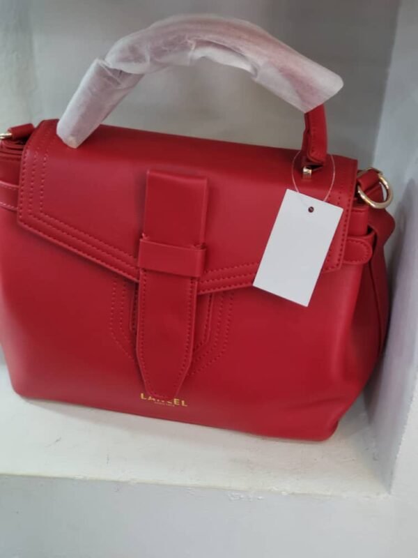 Sac à main lisse à rabat rouge