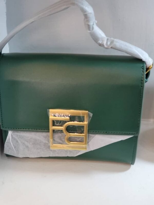 Sac bandoulière à rabat lisse